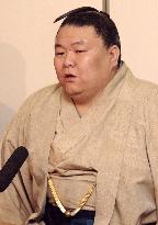 Former sekiwake Takatoriki hangs up mawashi